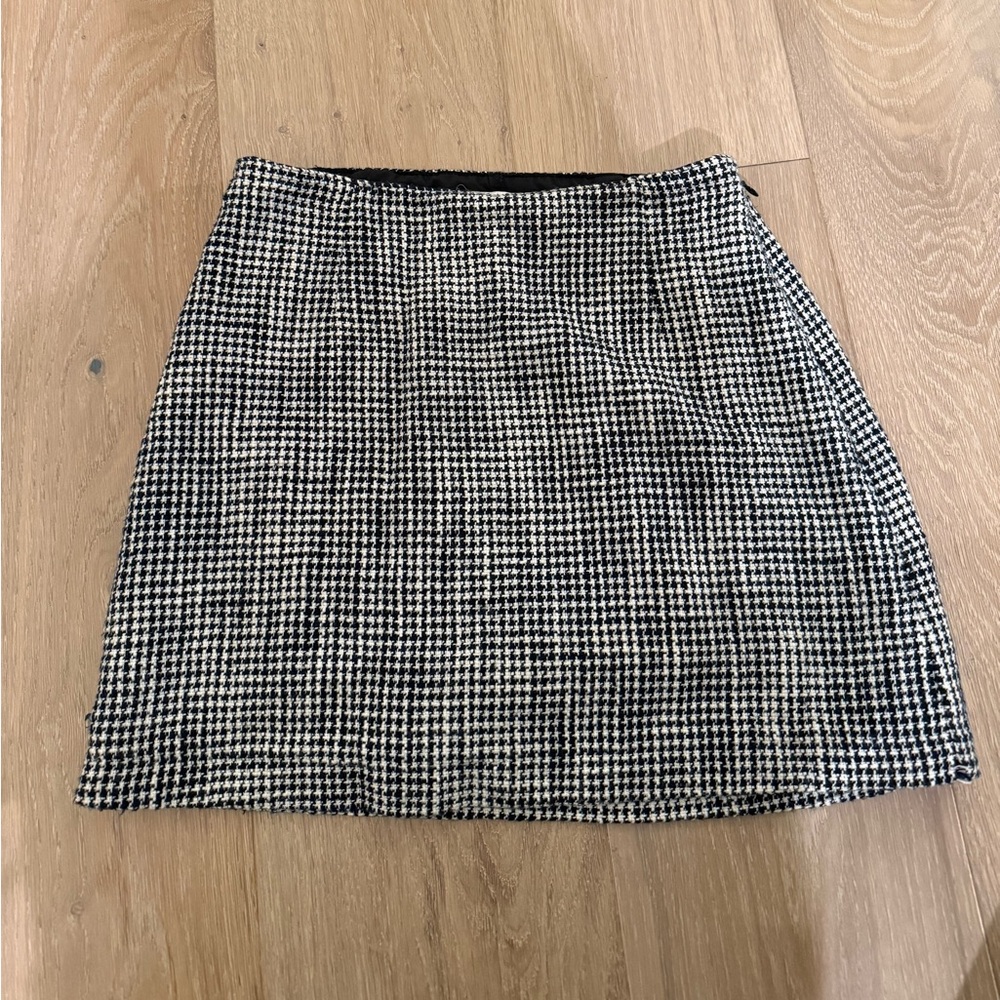 Abercrombie & Fitch Black and White Mini Skort